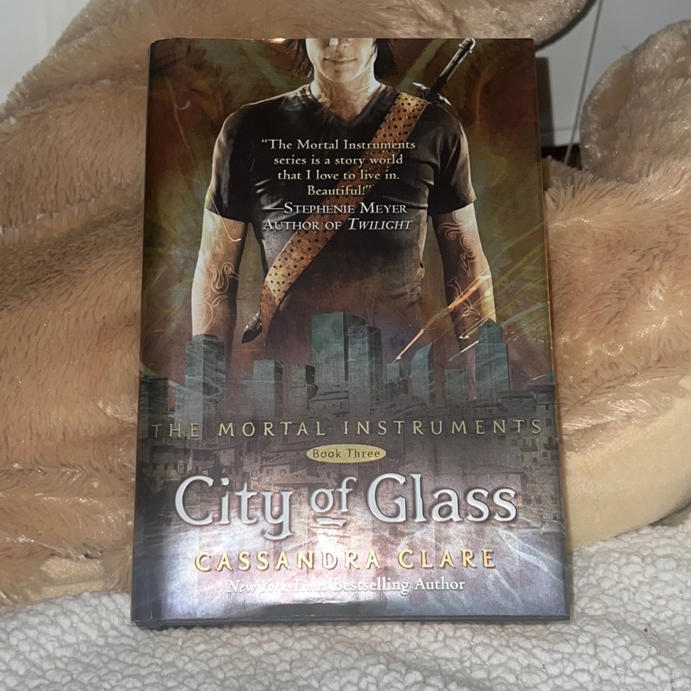 The mortal Instruments book three- city of glass